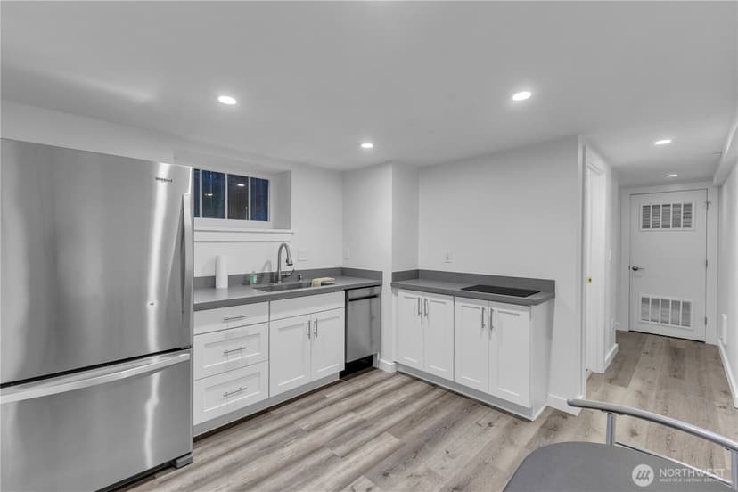 Property photo for 250 NE 50th Street, Seattle photo 31
