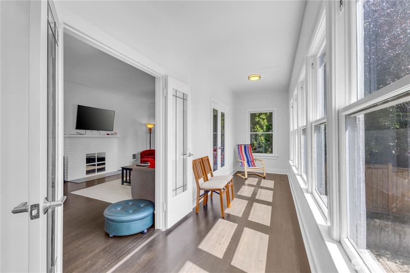 Property photo for 250 NE 50th Street, Seattle photo 10