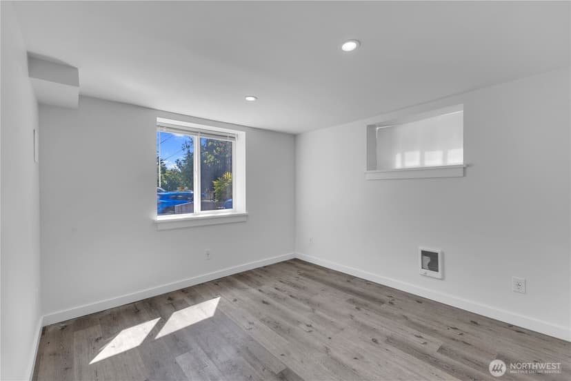 Property photo for 250 NE 50th Street, Seattle photo 34