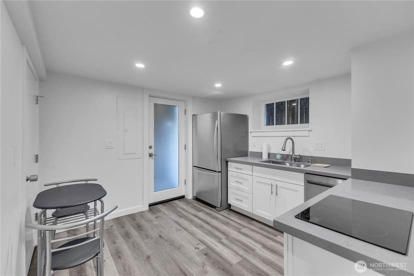 Property photo for 250 NE 50th Street, Seattle photo 30