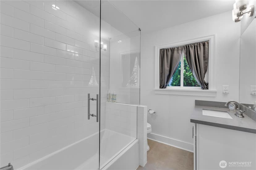 Property photo for 250 NE 50th Street, Seattle photo 25