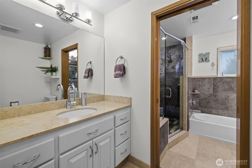 Property photo for 16231 Valhalla Drive, Bothell photo 32