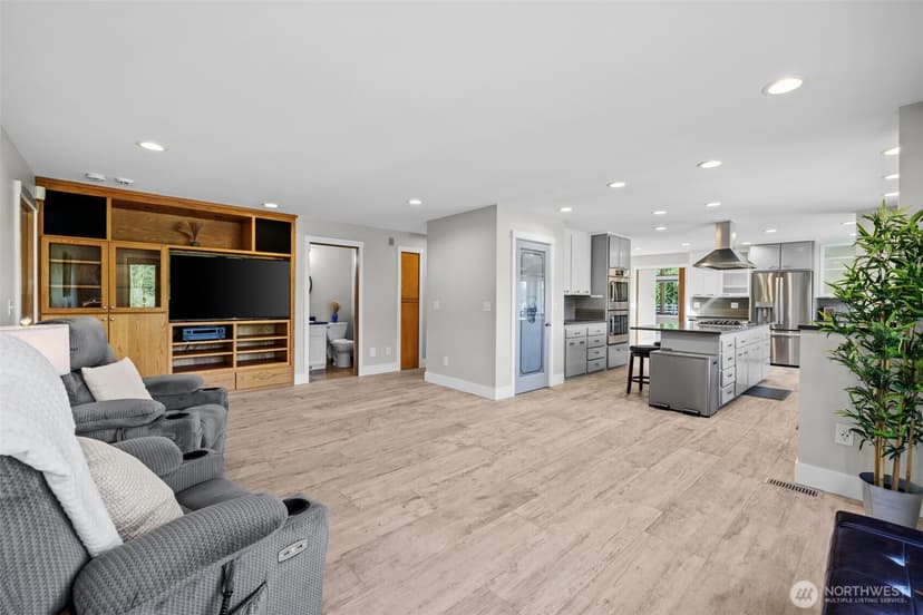 Property photo for 16231 Valhalla Drive, Bothell photo 18