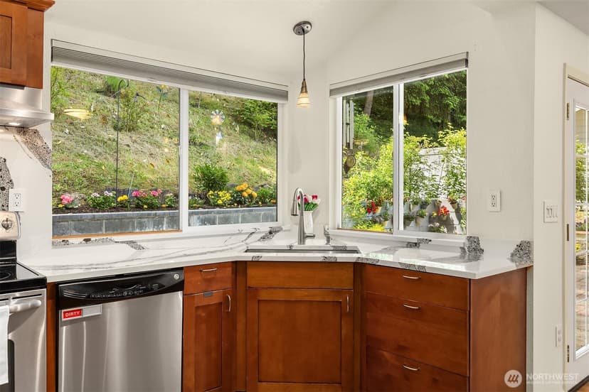 Property photo for 23424 100th Avenue W, Edmonds photo 10