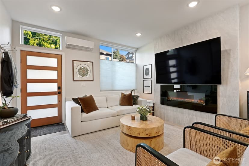 Property photo for 2909 S Dearborn, Seattle photo 5