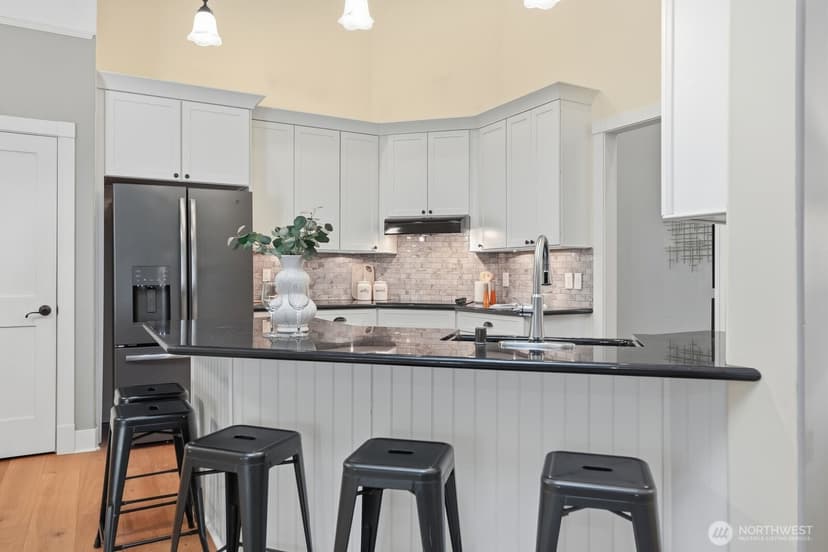 Property photo for 17006 37th Avenue NE, Lake Forest Park photo 14