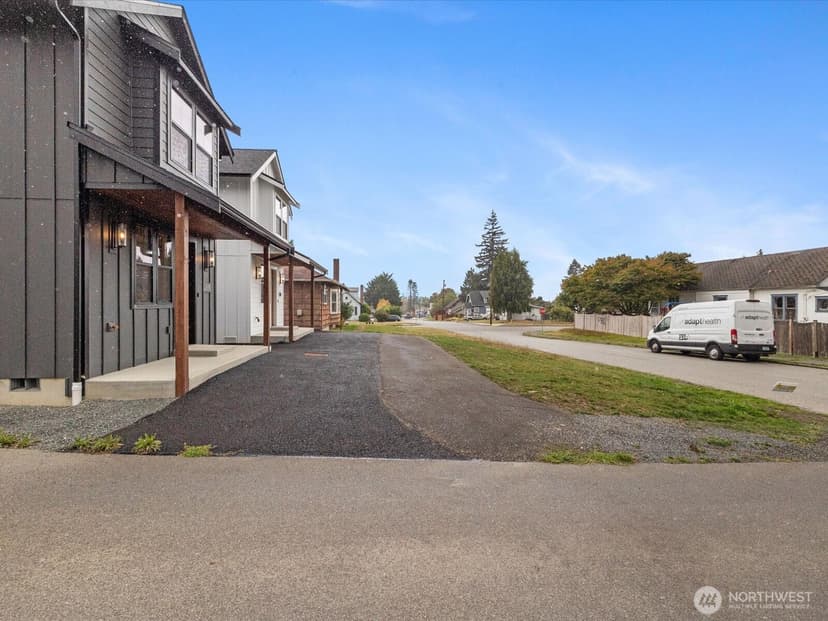 Property photo for 2817 25th Street #B, Everett photo 34