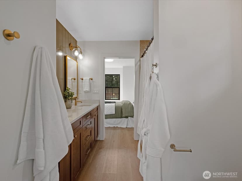 Property photo for 2817 25th Street #B, Everett photo 22