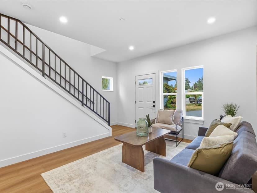 Property photo for 817 Olympic Boulevard #B, Everett photo 17