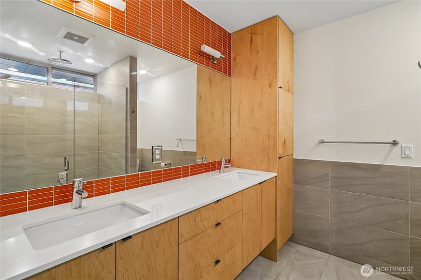 Property photo for 2207 15th Avenue S #B, Seattle photo 7