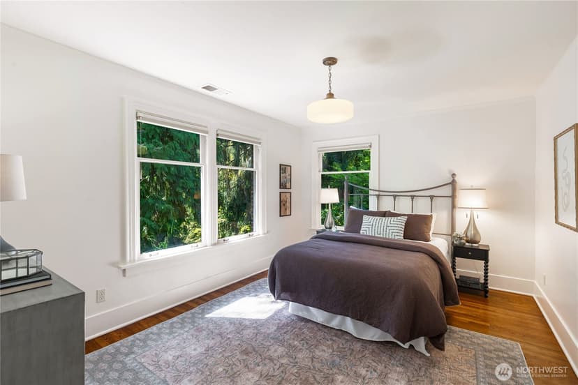 Property photo for 2306 Lake Park Drive S, Seattle photo 32
