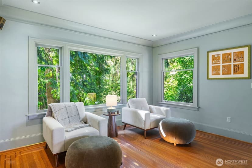 Property photo for 2306 Lake Park Drive S, Seattle photo 11