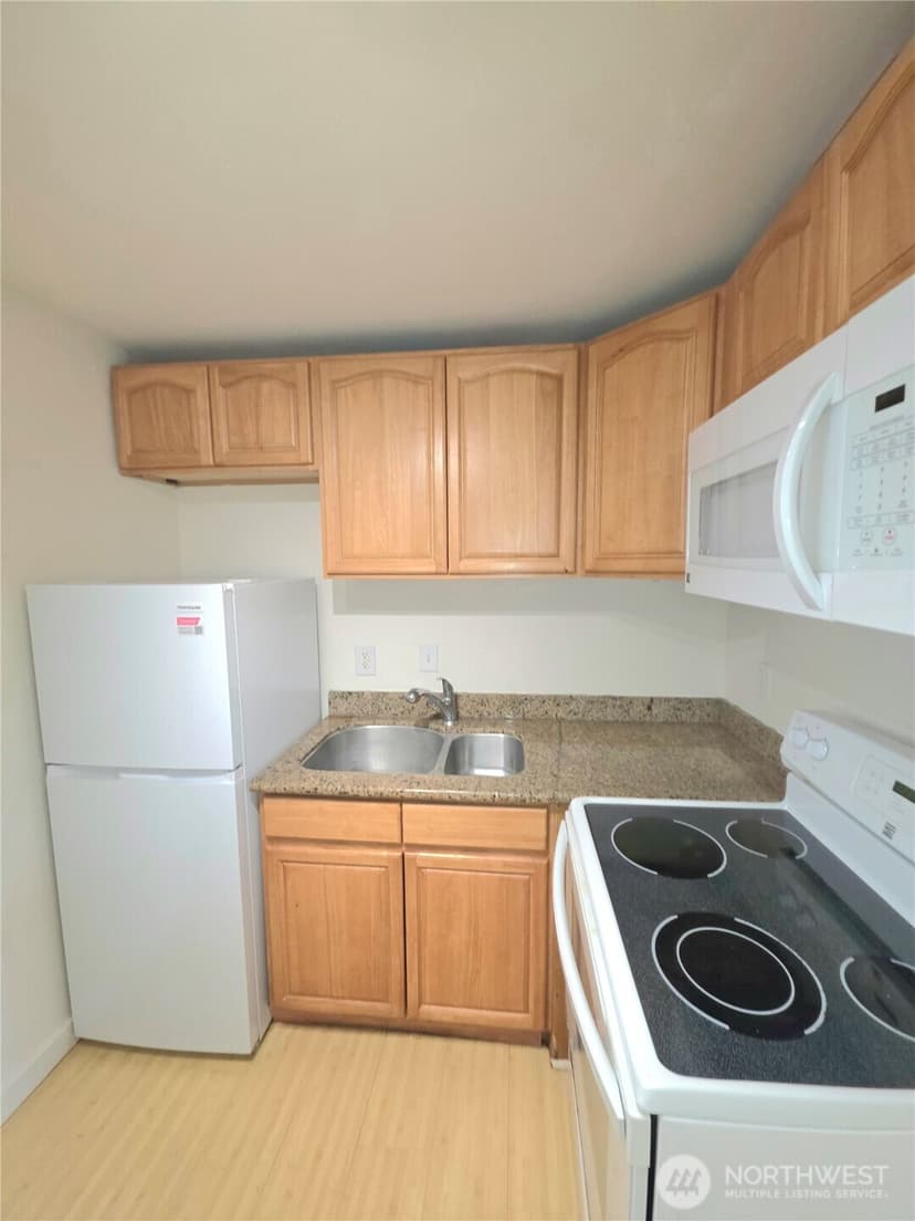 Property photo for 9811 Whitman Avenue SW #2, Lakewood photo 7