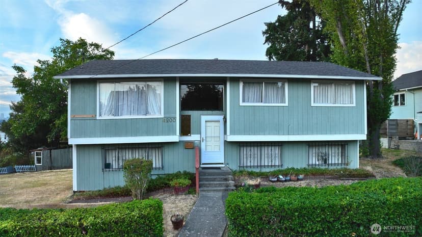 Property photo for 4200 S Ferdinand Street, Seattle photo 2