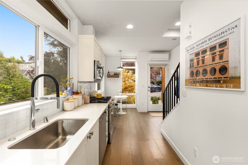 Property photo for 1829 11 Avenue W #D, Seattle photo 7