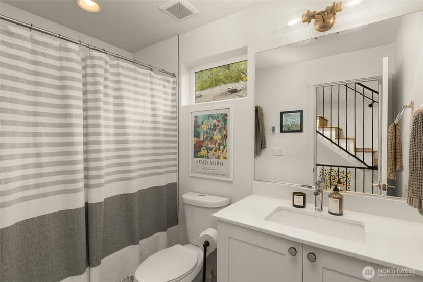 Property photo for 1829 11 Avenue W #D, Seattle photo 16