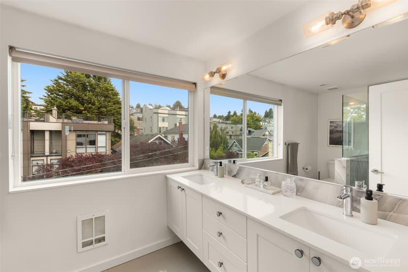 Property photo for 1829 11 Avenue W #D, Seattle photo 21