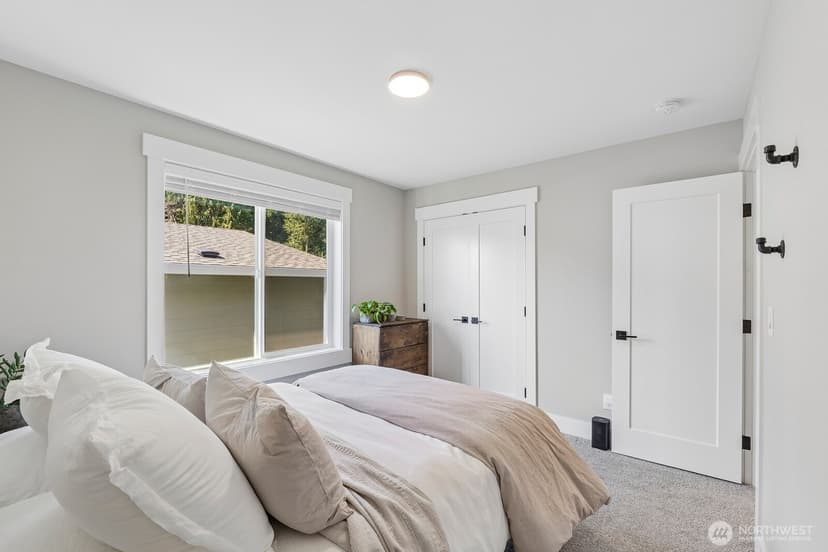 Property photo for 7504 S 129th Place, Seattle photo 32