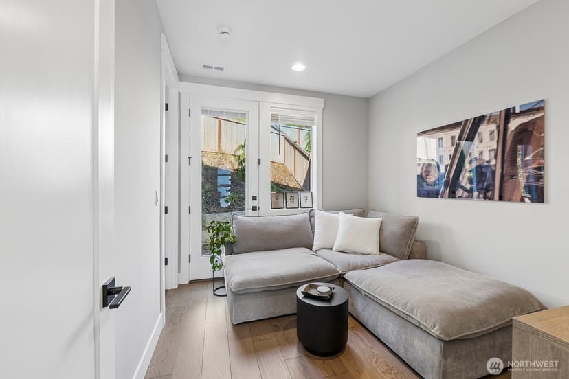 Property photo for 7504 S 129th Place, Seattle photo 5