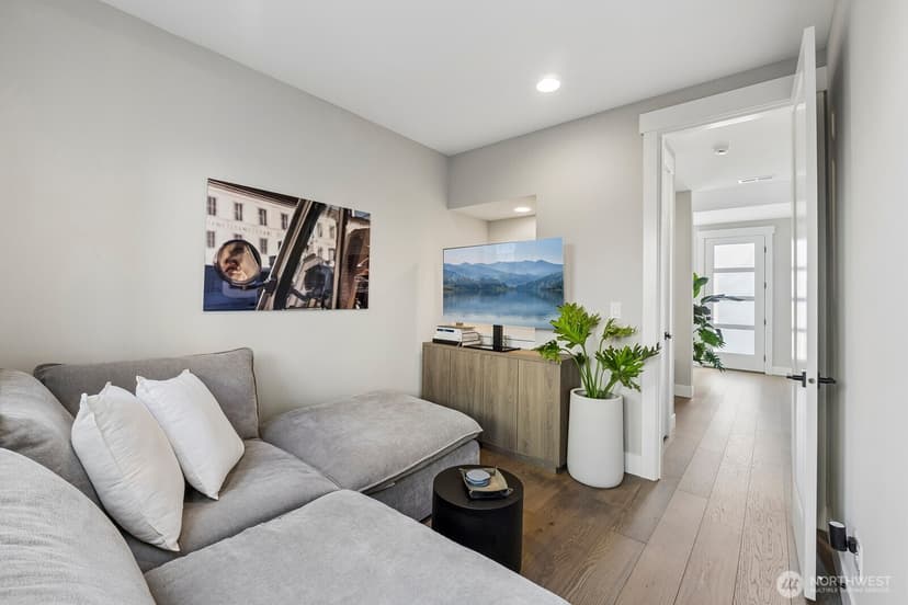 Property photo for 7504 S 129th Place, Seattle photo 6