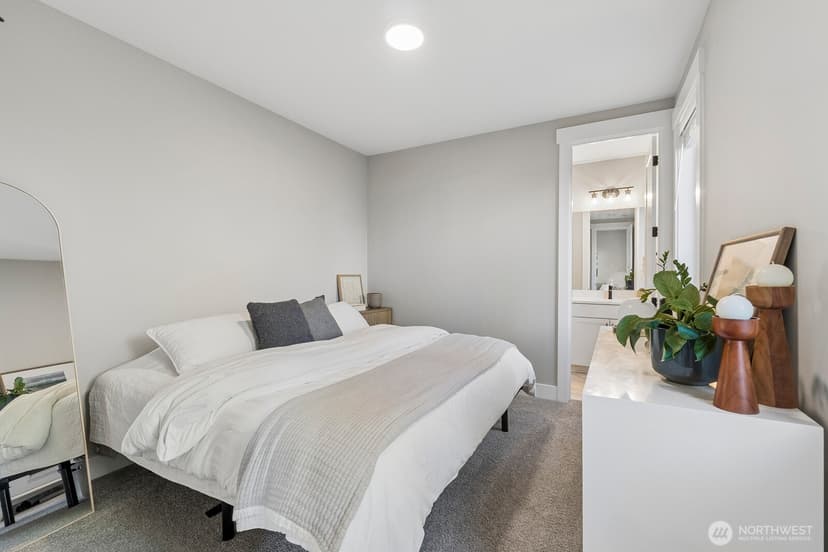 Property photo for 7504 S 129th Place, Seattle photo 7