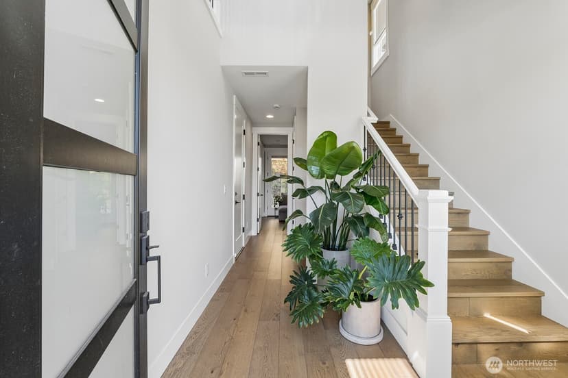 Property photo for 7504 S 129th Place, Seattle photo 4