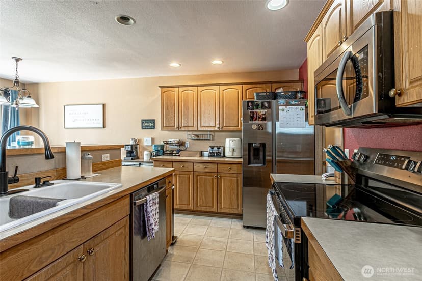 Property photo for 10710 185th Avenue E, Bonney Lake photo 11