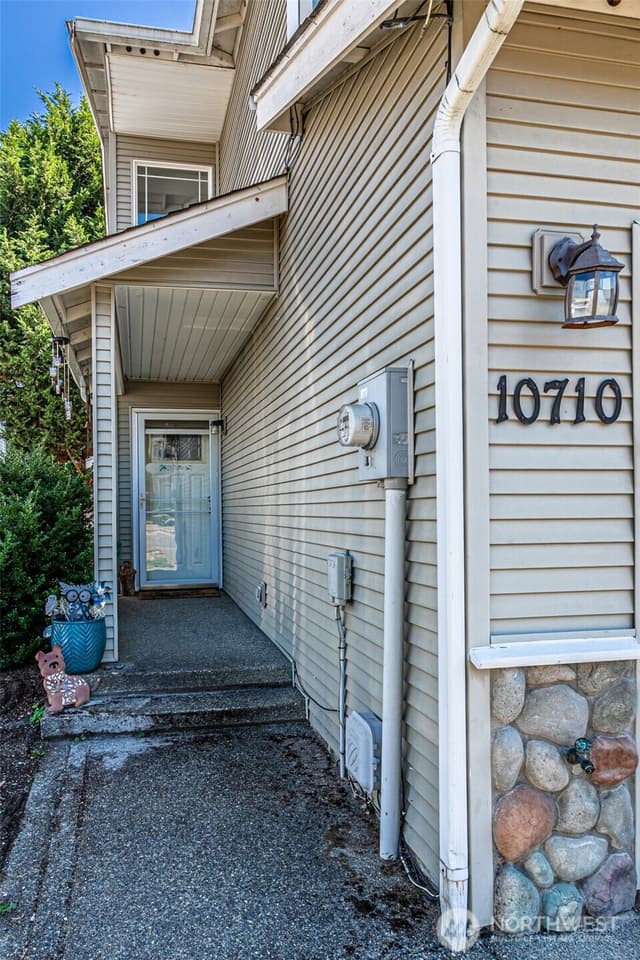 Property photo for 10710 185th Avenue E, Bonney Lake photo 2