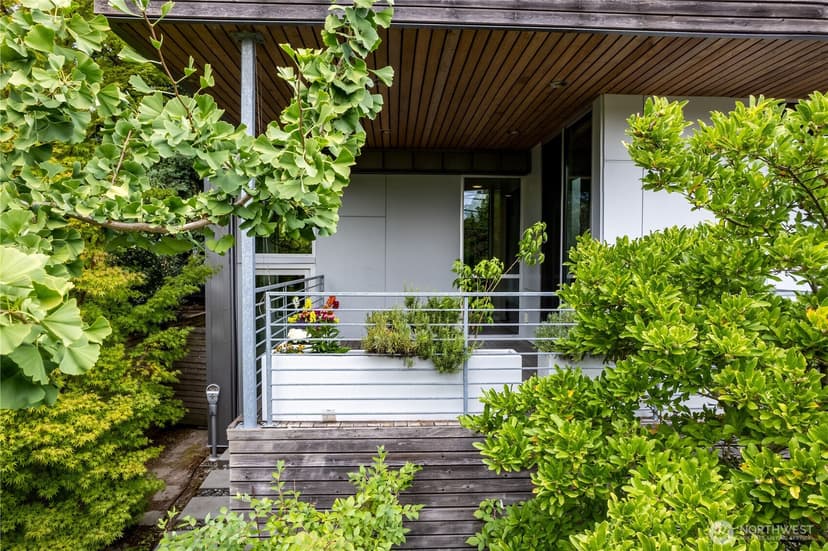 Property photo for 2112 N 46th Street, Seattle photo 17