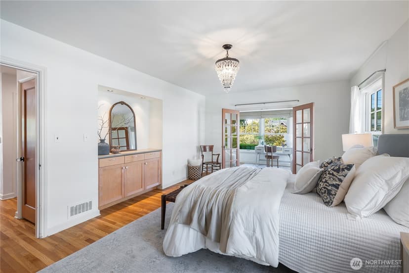 Property photo for 7702 Sunnyside Avenue N, Seattle photo 15