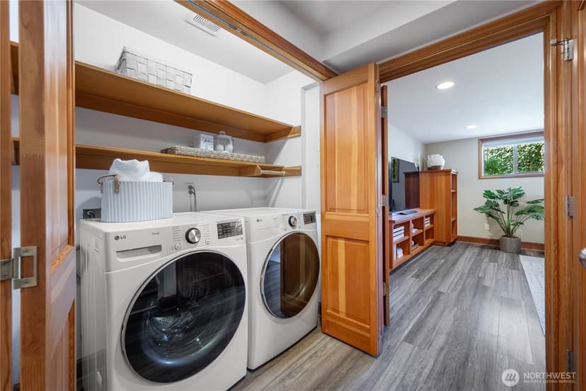 Property photo for 7702 Sunnyside Avenue N, Seattle photo 27