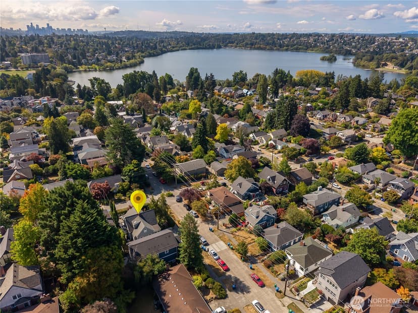 Property photo for 7702 Sunnyside Avenue N, Seattle photo 36