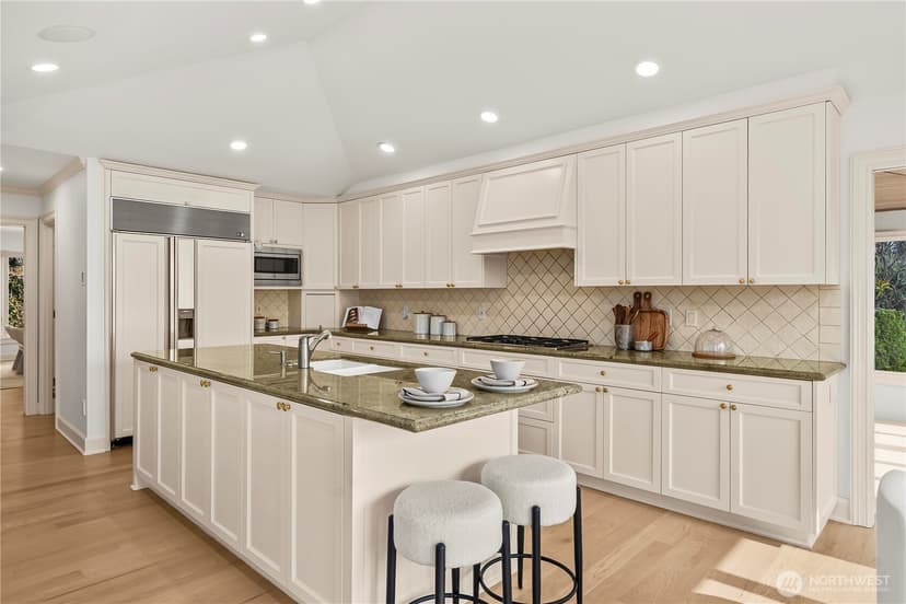 Property photo for 1365 92nd Avenue NE, Clyde Hill photo 16