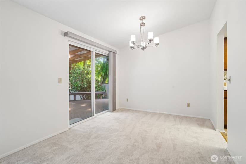 Property photo for 10403 NE 135th Place, Kirkland photo 14