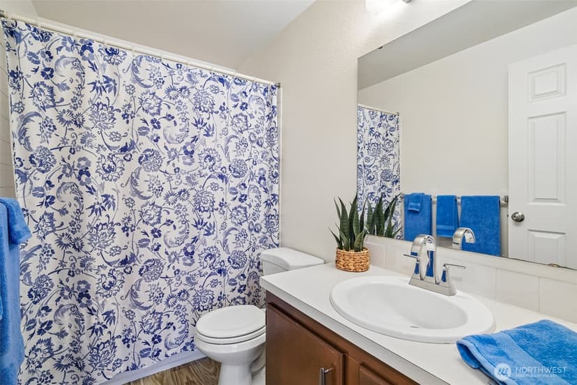 Property photo for 10403 NE 135th Place, Kirkland photo 26