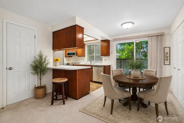 Property photo for 10403 NE 135th Place, Kirkland photo 5