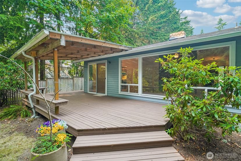 Property photo for 10403 NE 135th Place, Kirkland photo 30