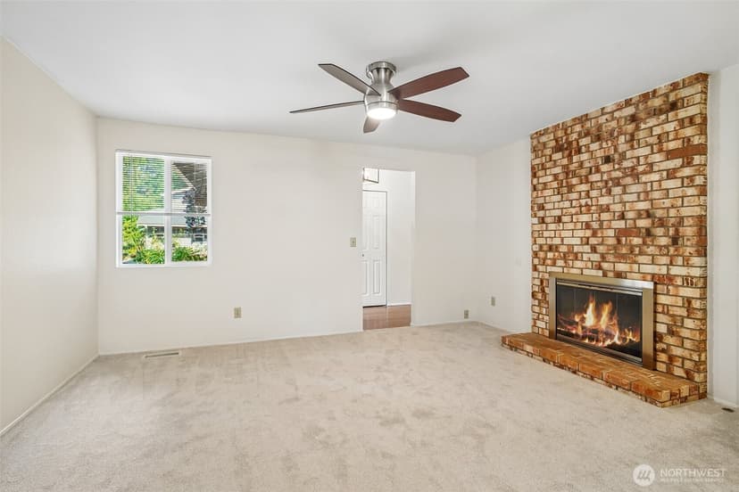 Property photo for 10403 NE 135th Place, Kirkland photo 4