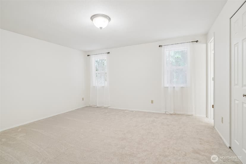 Property photo for 10403 NE 135th Place, Kirkland photo 19