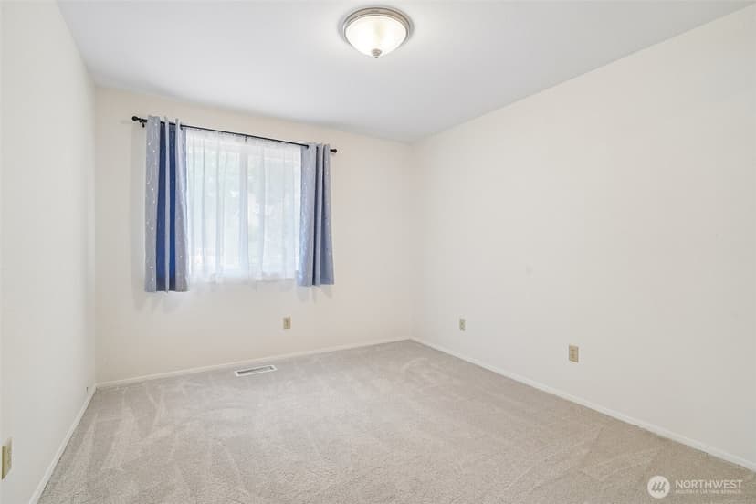 Property photo for 10403 NE 135th Place, Kirkland photo 23