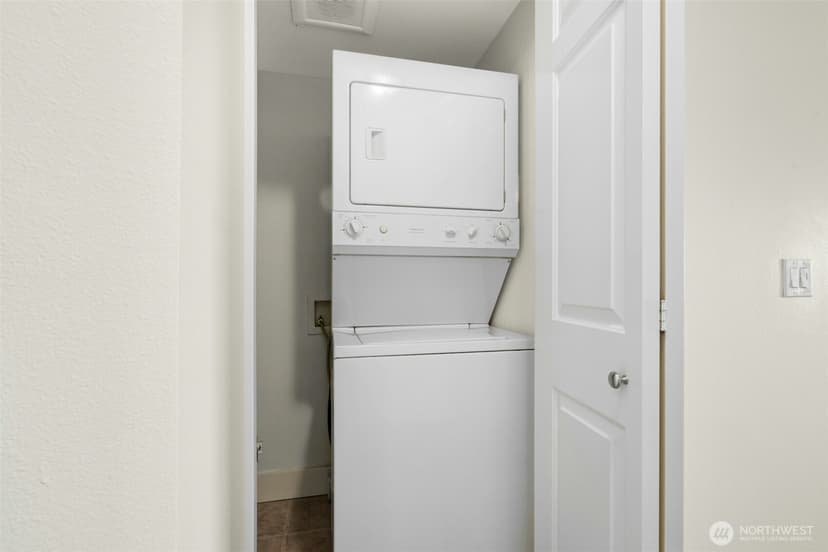 Property photo for 133 Queen Anne Avenue N #304, Seattle photo 18