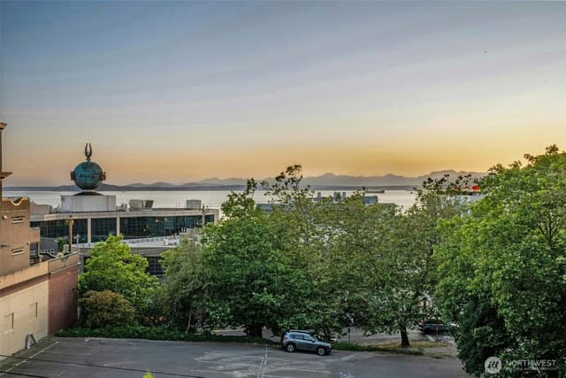 Property photo for 133 Queen Anne Avenue N #304, Seattle photo 5