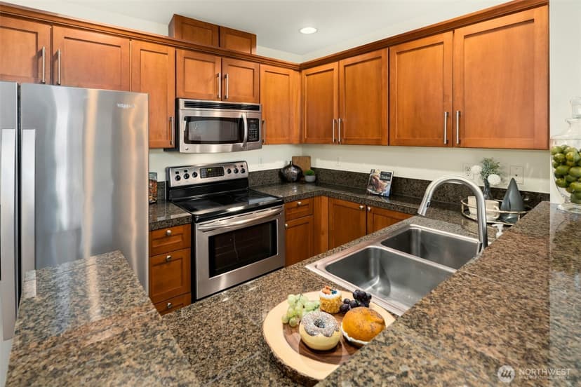 Property photo for 133 Queen Anne Avenue N #304, Seattle photo 11