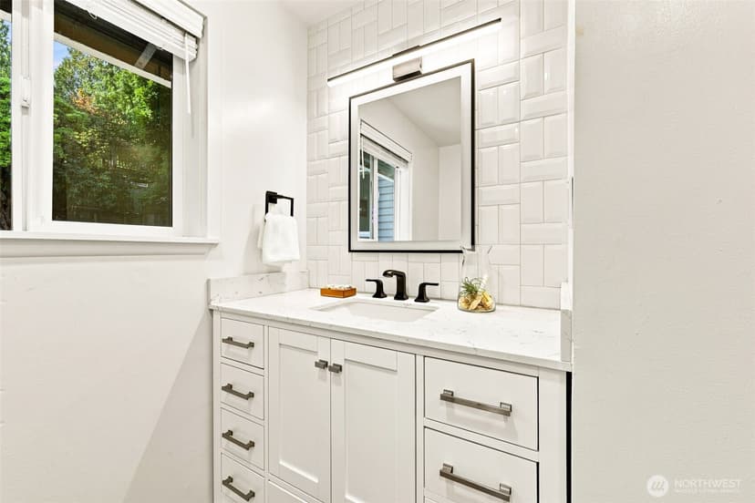 Property photo for 1821 155th Avenue SE, Bellevue photo 20