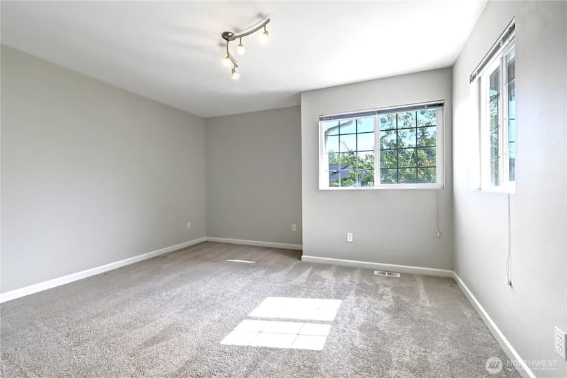 Property photo for 13700 56th Avenue SE, Everett photo 19