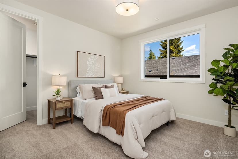Property photo for 10217 NE 24th Street, Bellevue photo 28