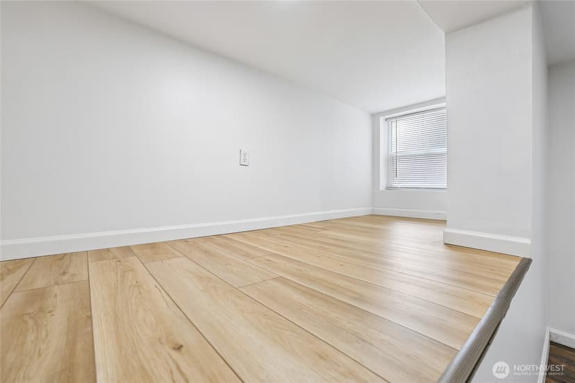 Property photo for 4545 5th Avenue NE, Seattle photo 23