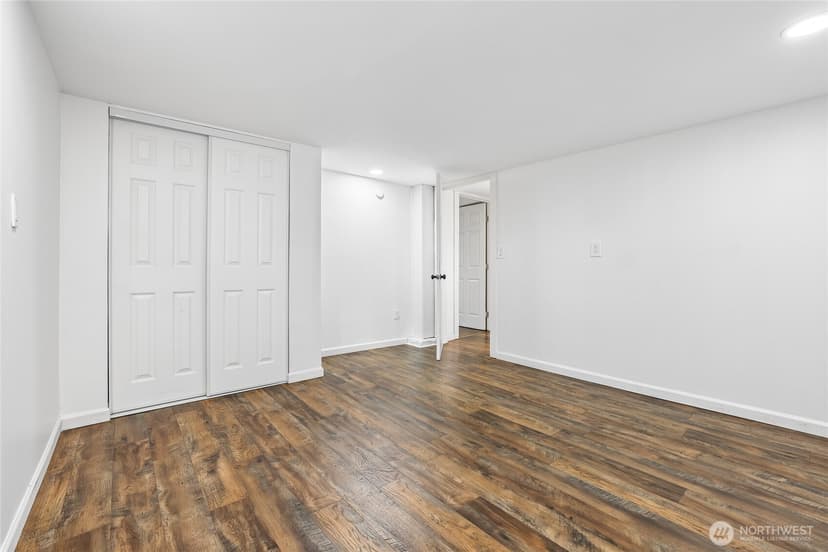 Property photo for 4545 5th Avenue NE, Seattle photo 25