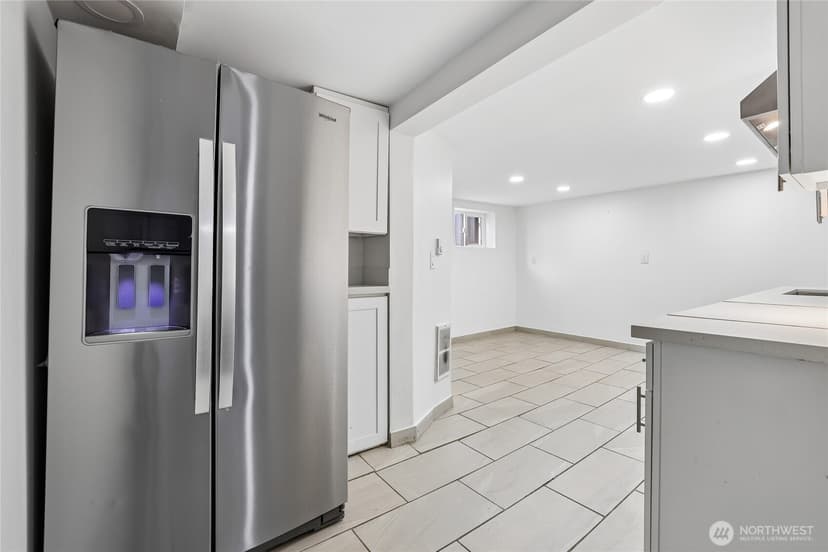 Property photo for 4545 5th Avenue NE, Seattle photo 19