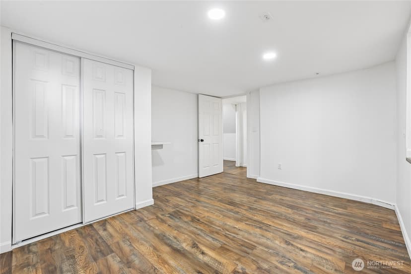 Property photo for 4545 5th Avenue NE, Seattle photo 22